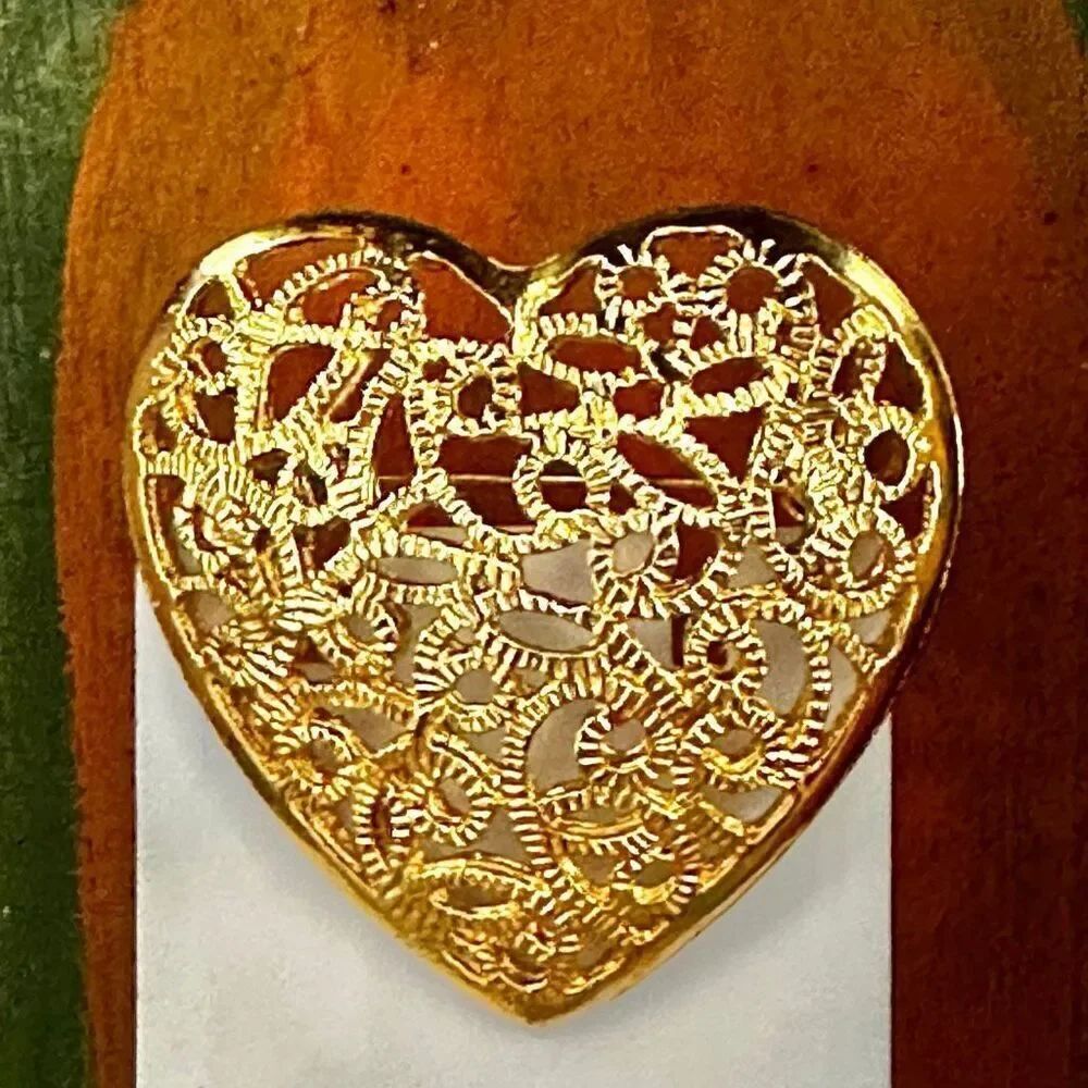 Vintage Gold Tone Filigree Heart Brooch